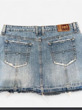 Vintage Y2K LEI Denim Mini Skirt Size 9 Juniors Low Rise Distressed Jean Skirt